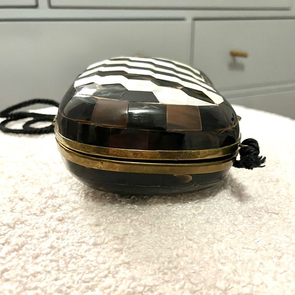 🍭3/$15 vintage 1980s elegant black & white checkered cross body bag open clasp - Picture 9 of 12